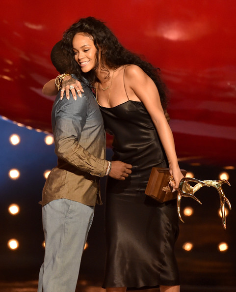 Rihanna-Guys-Choice-3